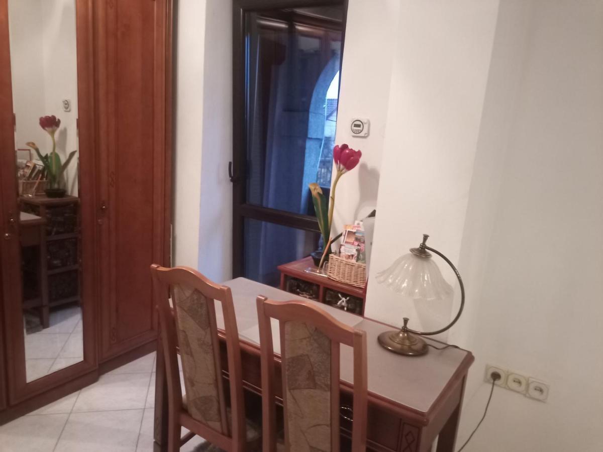 Pokoj W Domu Z Duzym Ogrodem Krasków Exterior foto