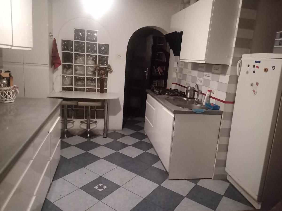 Pokoj W Domu Z Duzym Ogrodem Krasków Exterior foto